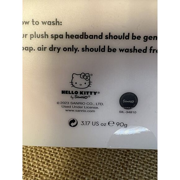 HELLO KITTY Baby Pink Striped Plush Spa Headband - Picture 5 of 6